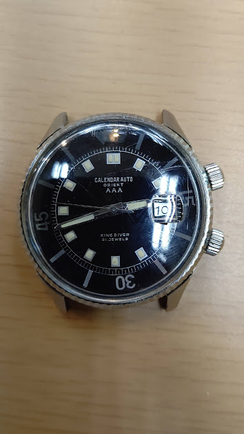 オリエントのカレンダーオートRef.T19202のオーバーホールを行いました。