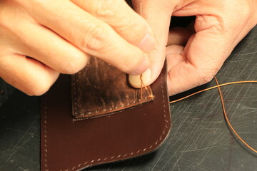 鞄の縫い目の修理
