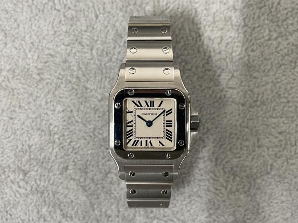 カルティエのサントス ガルベ SM Ref.1565のオーバーホールを行いました。