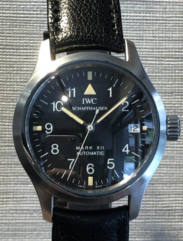 IWCのマーク12のパイロットウォッチ IW442101のオーバーホールを行いました。