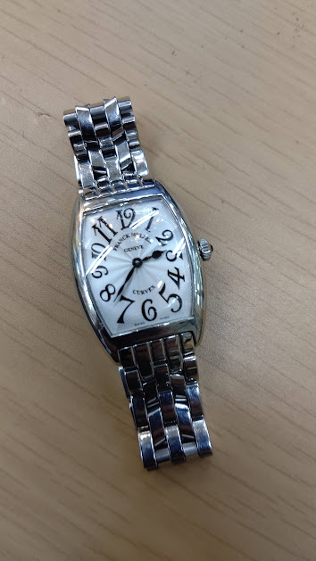 フランクミュラーのトノーカーベックス1752QZのオーバーホールを行いました。