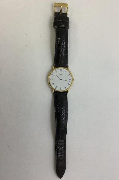 ピアジェのラウンド 9025Nのオーバーホールを行いした。
