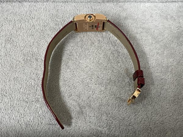 カルティエのタンクアングレーズSM WJTA0007のオーバーホールを行いました。