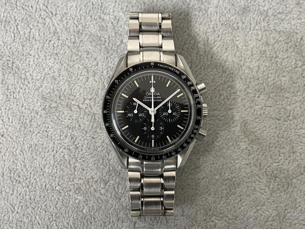 オメガのスピードマスタープロフェッショナル Ref.3590.50のオーバーホールを行いました