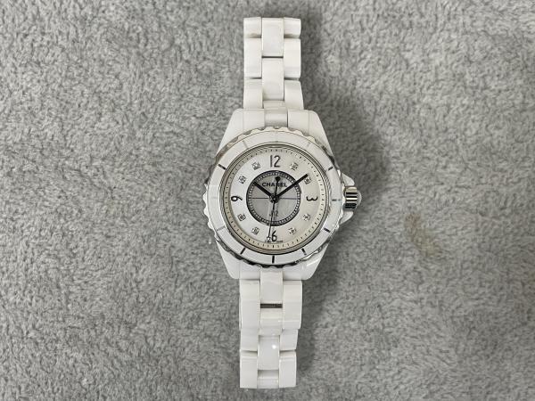 シャネルのJ12 H2570のオーバーホールを行いました。