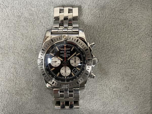 ブライトリングのクロノマット44 AB0115のオーバーホールを行いました。