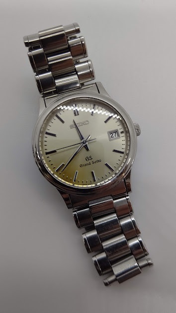 グランドセイコーの9587-7010/SBGS007のオーバーホールを行いました。