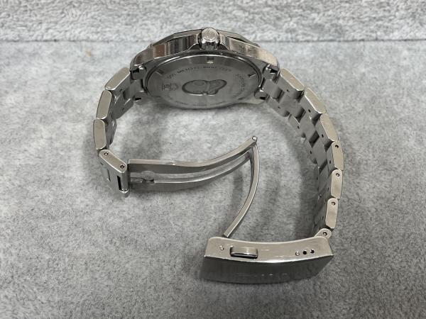 タグホイヤーのアクアレーサーWAP1110.BA0831のオーバーホールを行いました。