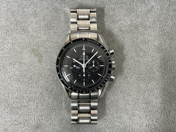 オメガのスピードマスター プロフェッショナル 145.0022のオーバーホールを行いました。