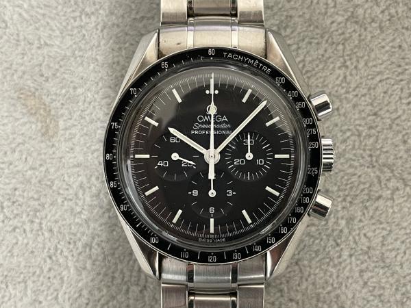 オメガのスピードマスター プロフェッショナル 145.0022のオーバーホールを行いました。