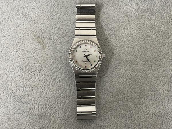 オメガのコンステレーション スモール アイリスSS 1476.79 12Pのオーバーホールを行いました。