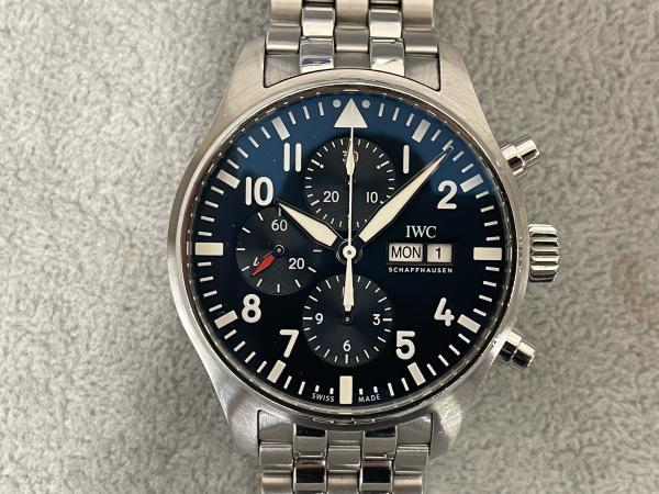 IWCのパイロットウォッチ プティプランス IW377717のオーバーホールを行いました。