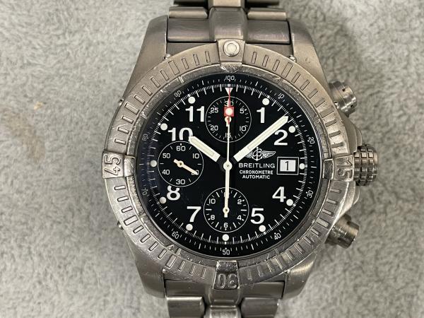 ブライトリングのクロノアベンジャーE13360のオーバーホールを行いました。