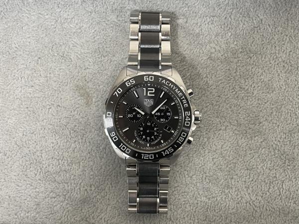 タグホイヤーのフォーミュラ1 クロノグラフCAZ1011のオーバーホールの電池交換を行いました。