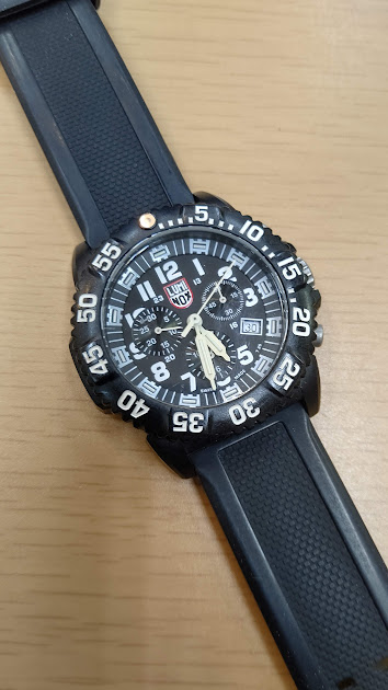 ルミノックスのネイビーシールズ3081のオーバーホールを行いました。