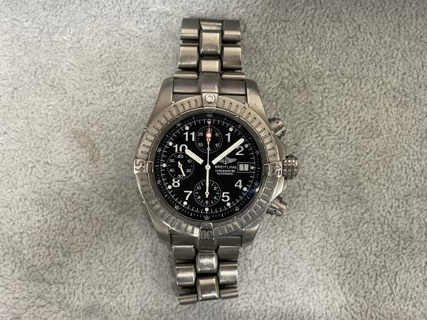 ブライトリングのクロノアベンジャーE13360のオーバーホールを行いました。