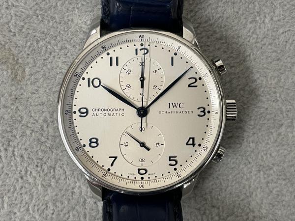 IWCのポルトギーゼIW371605のオーバーホールを行いました。