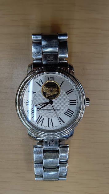 フレデリックコンスタントのクラシックハートビートFC-310M3P6Bのオーバーホールを行いました。
