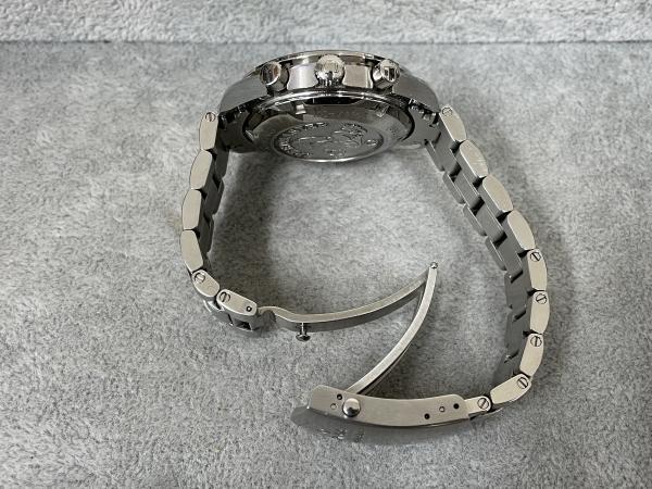 オメガのスピードマスター レーシング40MM　326.30.40.50.03.001のオーバーホールを行いました。