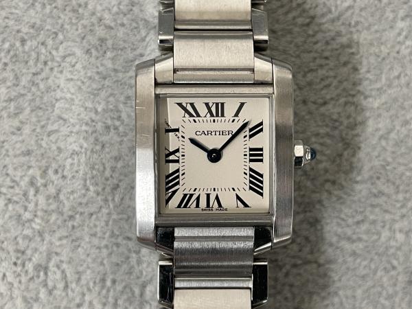 カルティエのタンクフランセーズSM Ref.W51008Q3のオーバーホールを行いました。