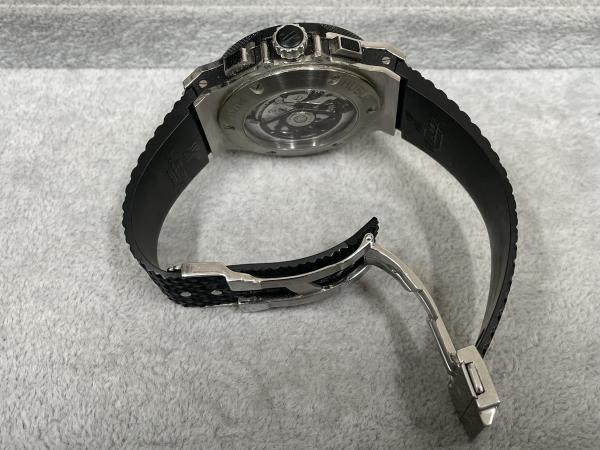 ウブロのビッグ・バン301.SB.131.RXのオーバーホールを行いました。