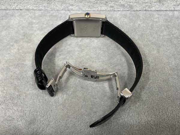 カルティエのタンクフランセーズLM Ref. W5001156のオーバーホールを行いました。